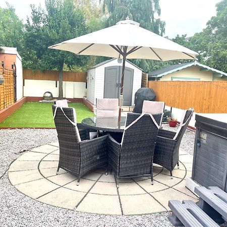 Stunning 1 Bedroom And Double Sofa Bed Near Train Station Southampton Kültér fotó