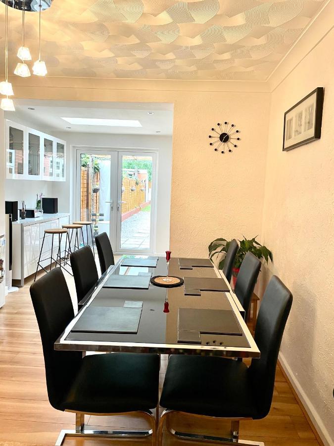 Stunning 1 Bedroom And Double Sofa Bed Near Train Station Southampton Kültér fotó